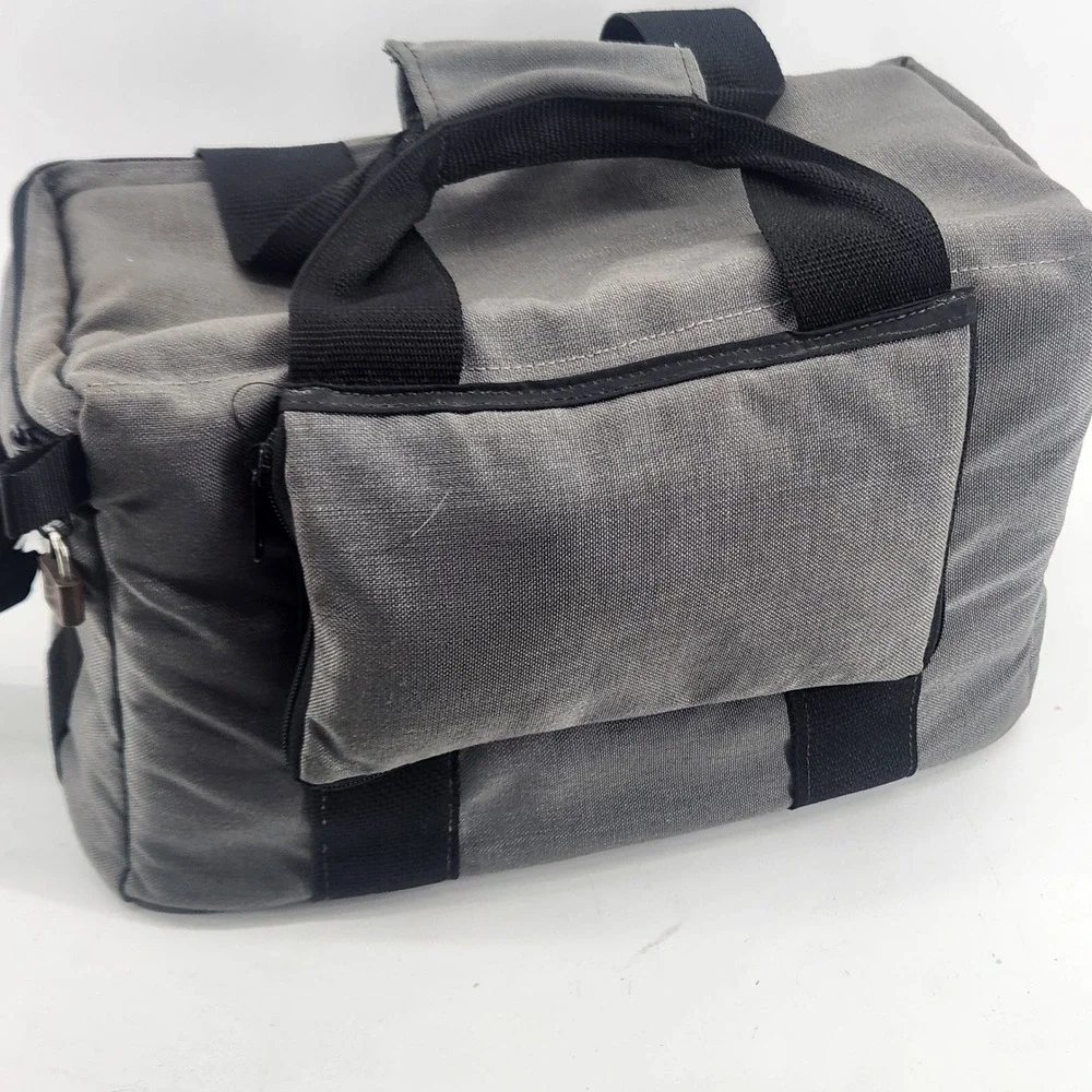 Kiwi gray black